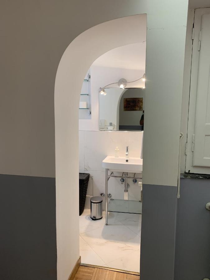 B&S Domus Colosseo Рим Екстер'єр фото